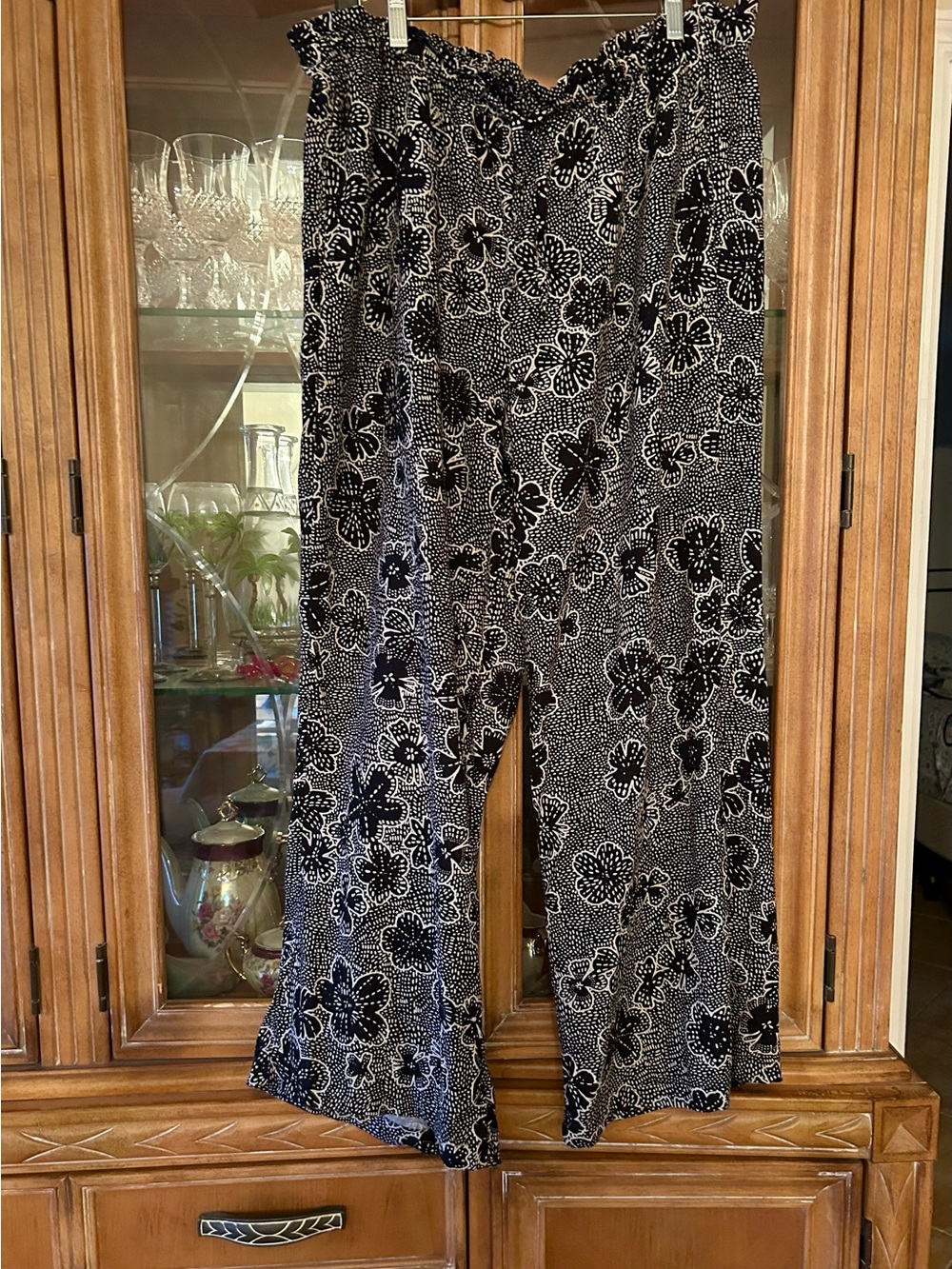 Sonoma Linen Black, Beige & White Floral Wide Leg Pull-On Pants